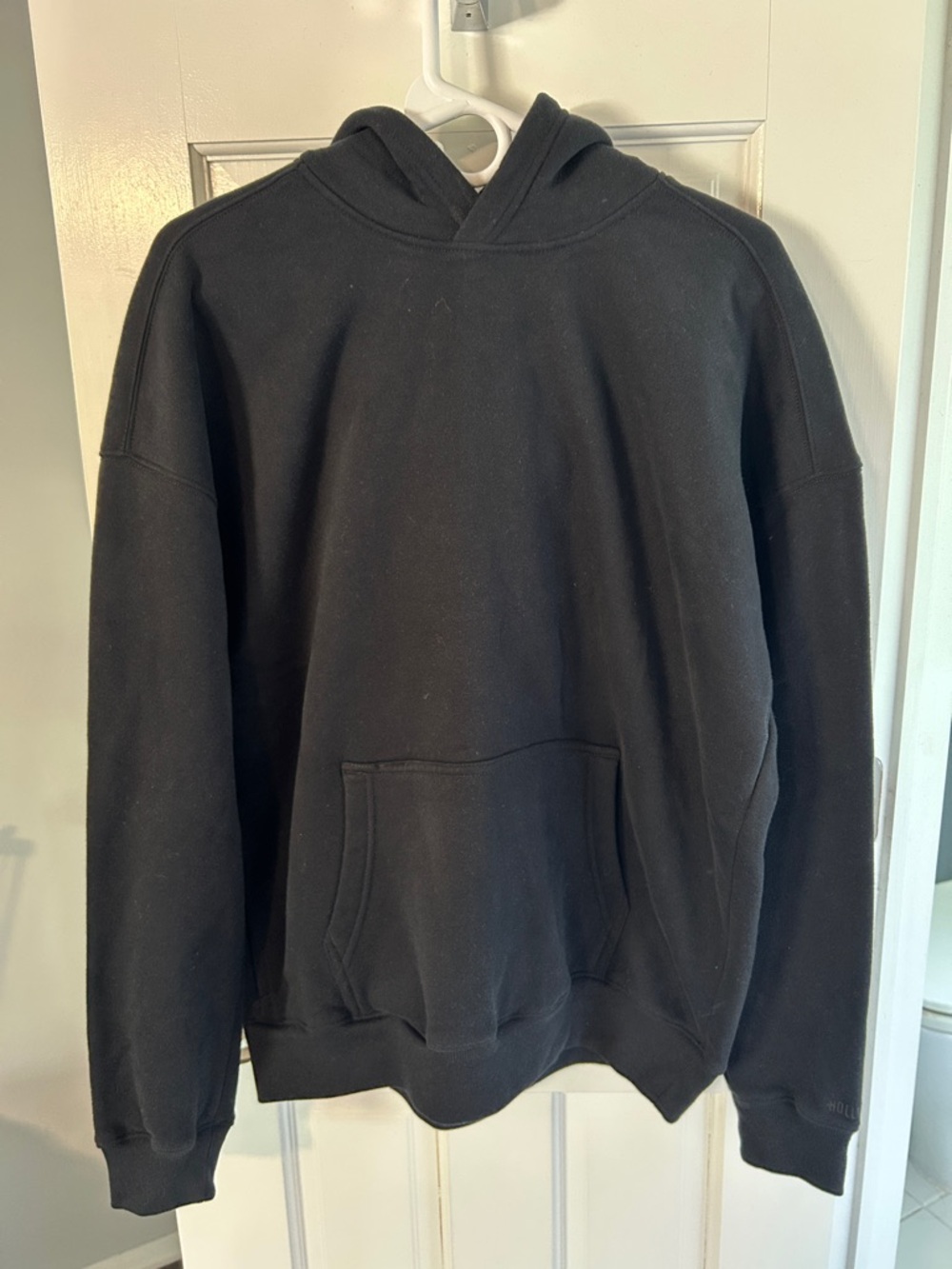 Brand New Hollister Men's Black Pullover Hoodie with Kangaroo Pocket